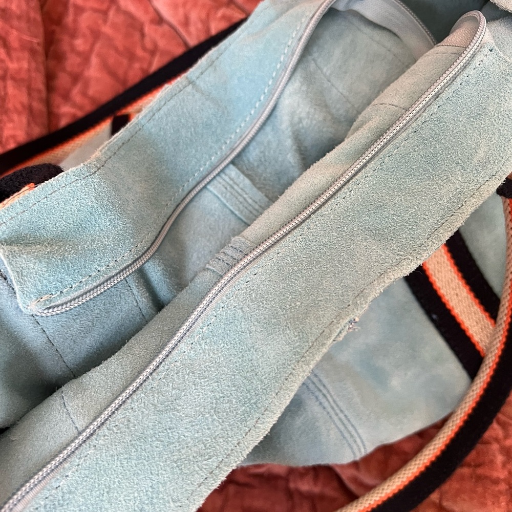 COPY - Slouchy suede tote bag. - Picture 3 of 4
